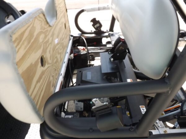 2024 CLUB CAR XRT 1550 GASOLINE - Image 9