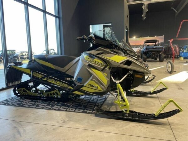 2018 Yamaha Snowmobile Sidewinder X-TX SE 141 For Sale - Image 4