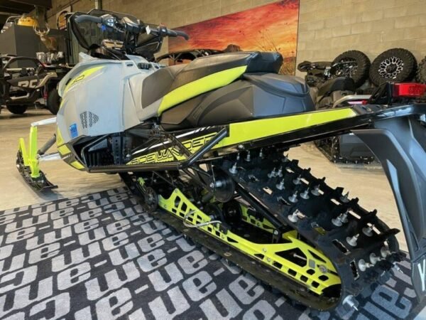 2018 Yamaha Snowmobile Sidewinder X-TX SE 141 For Sale - Image 3