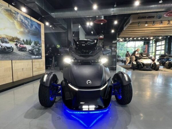 2022 Can-Am Spyder RT Sea-To-Sky - Image 12