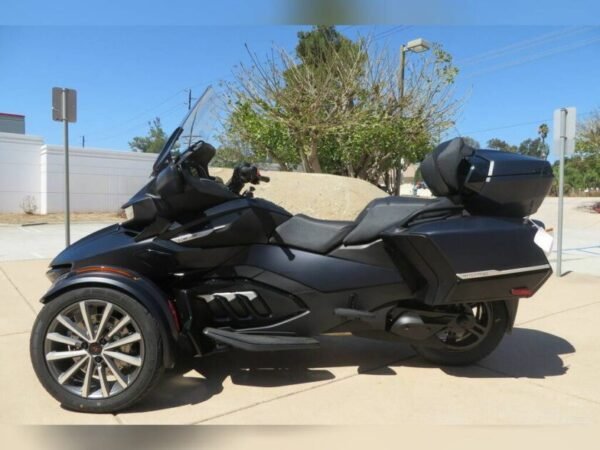 2022 Can-Am Spyder RT Sea-To-Sky - Image 4