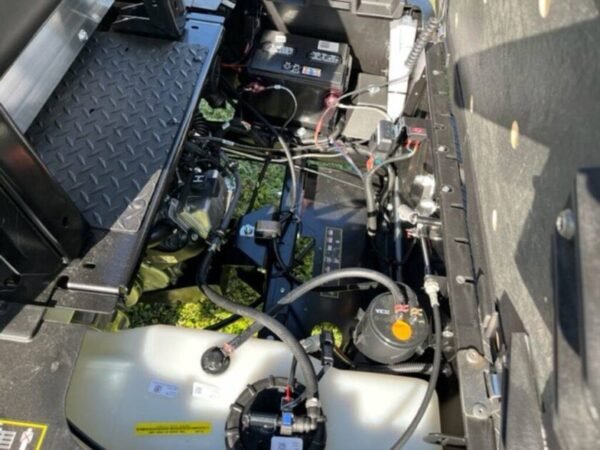 2024 Cushman Hauler 1200X Gas - Image 7