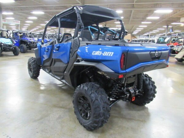 2023 Can-Am Commander MAX XT - Image 2