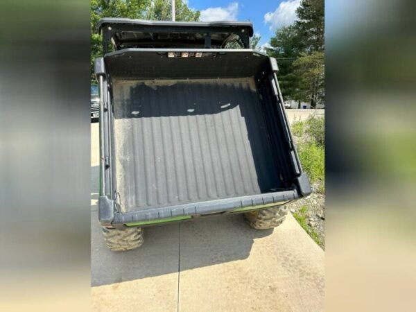 2021 John Deere GATOR™ XUV835M - Image 2