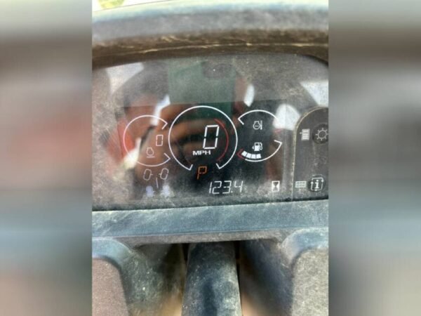 2021 John Deere GATOR™ XUV835M - Image 8