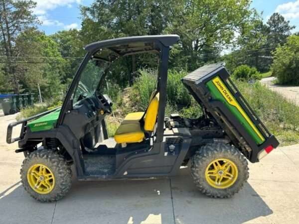 2021 John Deere GATOR™ XUV835M - Image 5