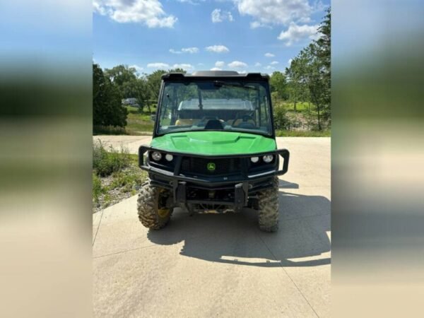 2021 John Deere GATOR™ XUV835M - Image 3