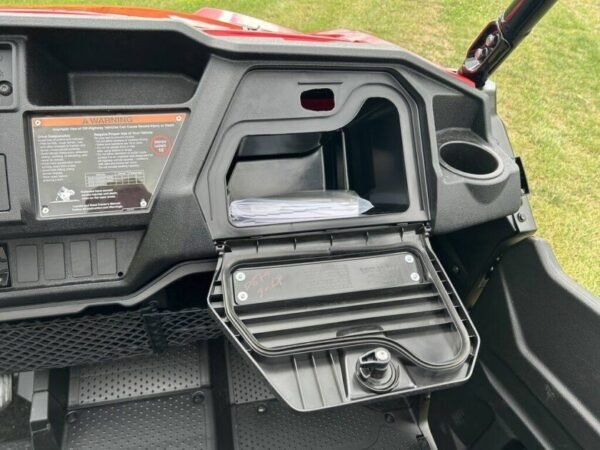 2023 Honda® Pioneer 1000-6 Deluxe Crew - Image 10